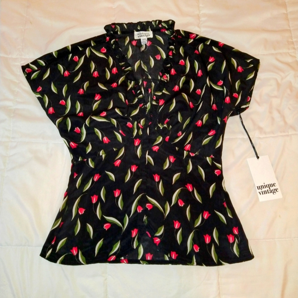 NWT Unique Vintage Black floral Zip front Pin up Blouse Size Small